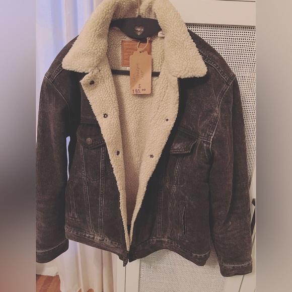 Levi's Jackets & Blazers - Levi’s black denim Sherpa jacket size S